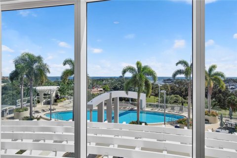 Condominio en venta en Saint Petersburg, Florida, 3 dormitorios, 340.02 m2 № 2420453 - foto 8