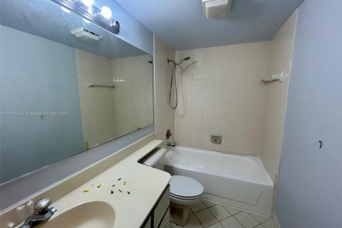 Condo in Boynton Beach, Florida, 2 bedrooms  № 1616950 - photo 22