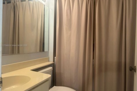 Condo in Boynton Beach, Florida, 2 bedrooms  № 1616950 - photo 11