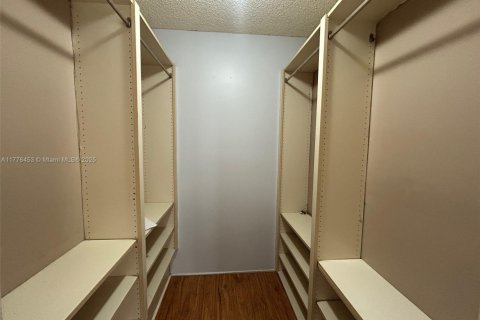 Condo in Boynton Beach, Florida, 2 bedrooms  № 1616950 - photo 19