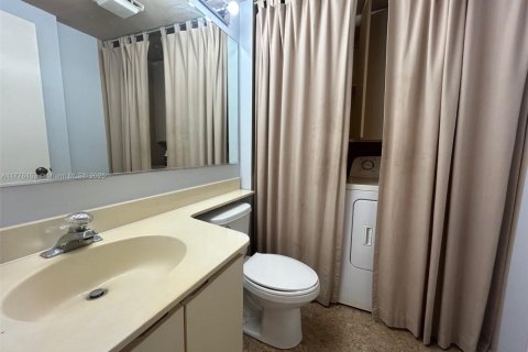 Condo in Boynton Beach, Florida, 2 bedrooms  № 1616950 - photo 12