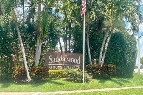 Condo in Boynton Beach, Florida, 2 bedrooms  № 1616950 - photo 1
