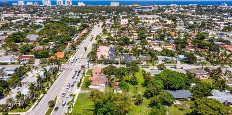 Commercial property in Deerfield Beach, Florida № 979236