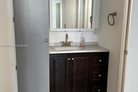 Copropriété à vendre à Sunny Isles Beach, Floride: 1 chambre, 71.26 m2 № 2003705 - photo 17