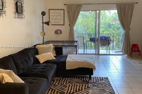 Condominio en venta en Pinecrest, Florida, 2 dormitorios, 91.23 m2 № 1877813 - foto 19