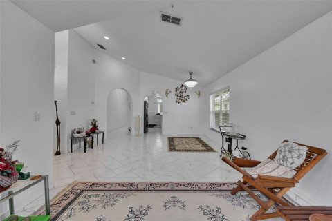 Villa ou maison à vendre à Orlando, Floride: 4 chambres, 192.4 m2 № 1840364 - photo 10