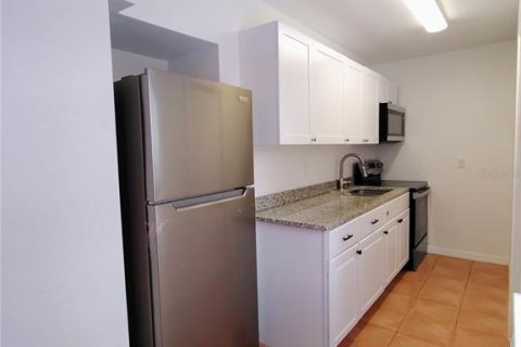 Appartement à louer à Madeira Beach, Floride: 1 chambre, 55.74 m2 № 2122391 - photo 5