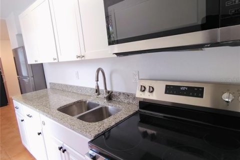 Appartement à louer à Madeira Beach, Floride: 1 chambre, 55.74 m2 № 2122391 - photo 6