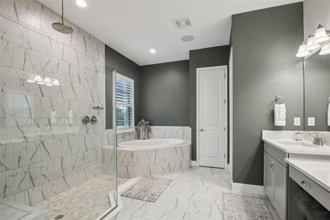 House in Riverview, Florida 4 bedrooms, 296.17 sq.m. № 2151496 - photo 28