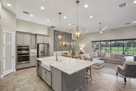 House in Riverview, Florida 4 bedrooms, 296.17 sq.m. № 2151496 - photo 13