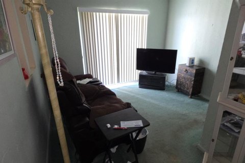 House in Pompano Beach, Florida 3 bedrooms, 114.46 sq.m. № 2422640 - photo 5