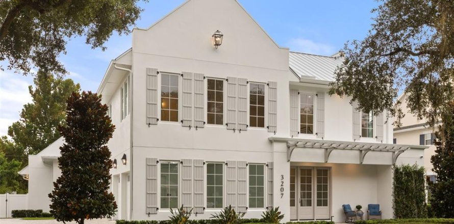 House in Orlando, Florida 5 bedrooms, 492.01 sq.m. № 2408477