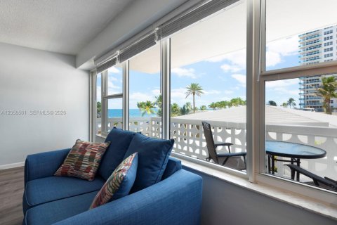 Condo in Fort Lauderdale, Florida, 1 bedroom № 2185541 - photo 3