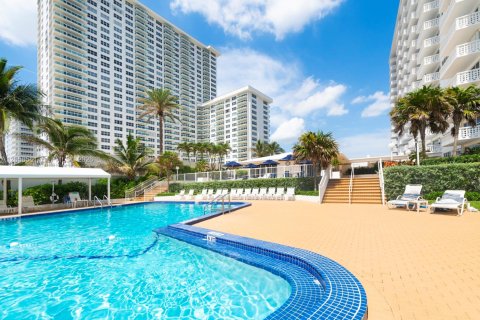 Condo in Fort Lauderdale, Florida, 1 bedroom № 2185541 - photo 27