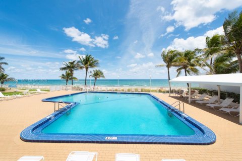 Condo in Fort Lauderdale, Florida, 1 bedroom № 2185541 - photo 20