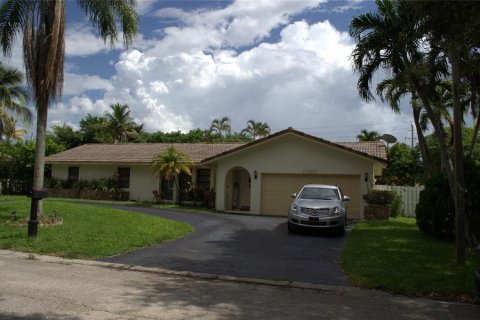 Villa ou maison à Coral Springs, Floride 3 chambres, 147.62 m2 № 2407309