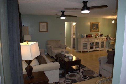 Villa ou maison à louer à Coral Springs, Floride: 3 chambres, 147.62 m2 № 2407309 - photo 3