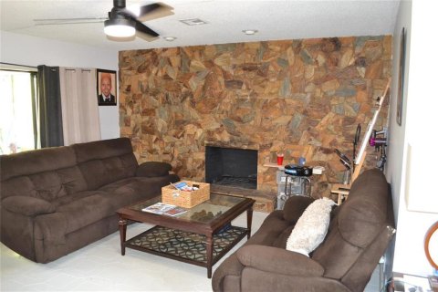 Villa ou maison à louer à Coral Springs, Floride: 3 chambres, 147.62 m2 № 2407309 - photo 4