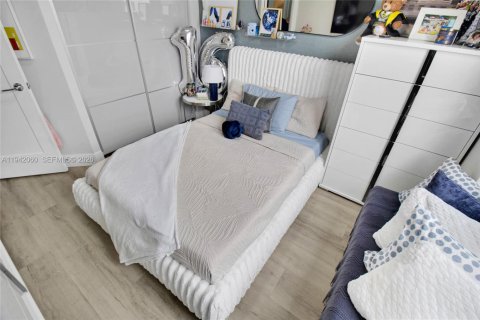 Condominio en venta en Doral, Florida, 4 dormitorios, 172.98 m2 № 2000974 - foto 19