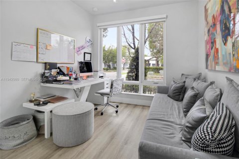 Condominio en venta en Doral, Florida, 4 dormitorios, 172.98 m2 № 2000974 - foto 11