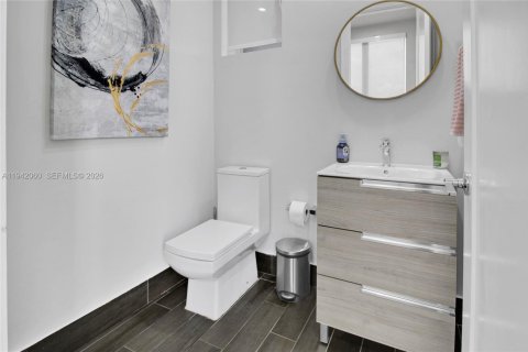 Condominio en venta en Doral, Florida, 4 dormitorios, 172.98 m2 № 2000974 - foto 24