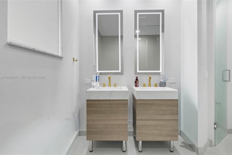 Condominio en venta en Doral, Florida, 4 dormitorios, 172.98 m2 № 2000974 - foto 17