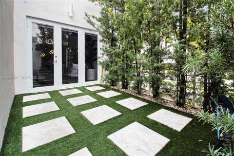 Condominio en venta en Doral, Florida, 4 dormitorios, 172.98 m2 № 2000974 - foto 28