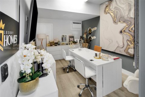 Condominio en venta en Doral, Florida, 4 dormitorios, 172.98 m2 № 2000974 - foto 13