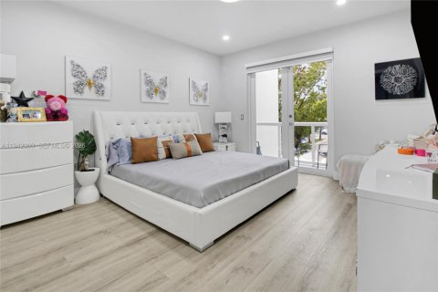 Condominio en venta en Doral, Florida, 4 dormitorios, 172.98 m2 № 2000974 - foto 14