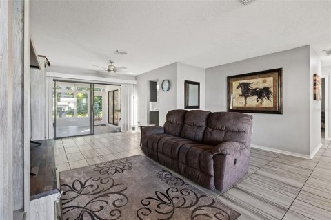 Casa en venta en Spring Hill, Florida, 2 dormitorios, 187.66 m2 № 2431664 - foto 14