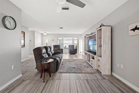 Casa en venta en Spring Hill, Florida, 2 dormitorios, 187.66 m2 № 2431664 - foto 13