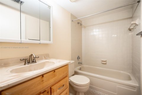 Купить кондоминиум в Маргит, Флорида 1 спальня, 89.19м2, № 2013047 - фото 19