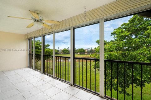 Купить кондоминиум в Маргит, Флорида 1 спальня, 89.19м2, № 2013047 - фото 17