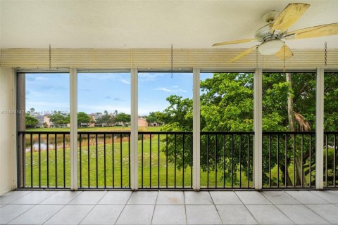 Купить кондоминиум в Маргит, Флорида 1 спальня, 89.19м2, № 2013047 - фото 15