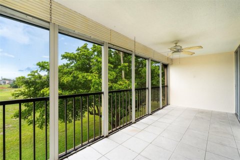 Купить кондоминиум в Маргит, Флорида 1 спальня, 89.19м2, № 2013047 - фото 16