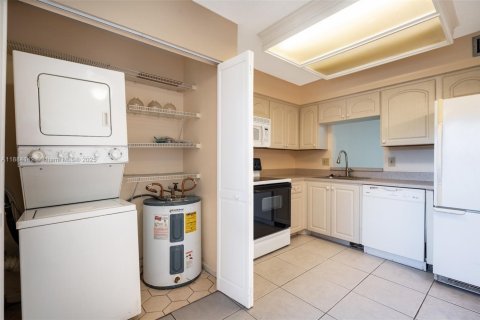 Купить кондоминиум в Маргит, Флорида 1 спальня, 89.19м2, № 2013047 - фото 7