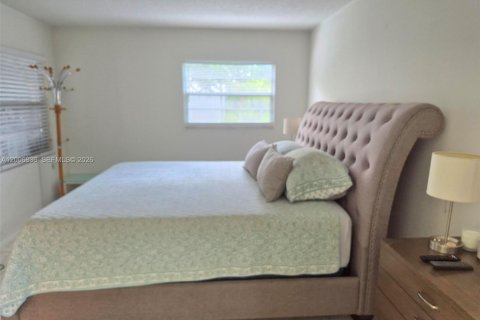 Copropriété à louer à Pembroke Pines, Floride: 2 chambres, 102.19 m2 № 2070654 - photo 10