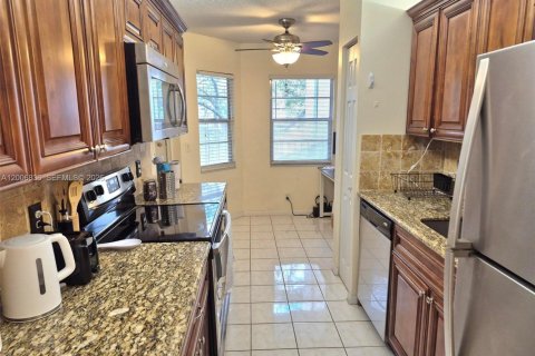 Copropriété à louer à Pembroke Pines, Floride: 2 chambres, 102.19 m2 № 2070654 - photo 5