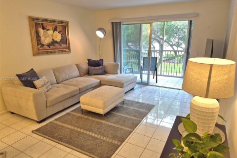 Condo à Pembroke Pines, Floride, 2 chambres  № 2070654
