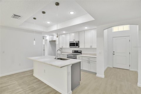 Casa en venta en Kissimmee, Florida, 4 dormitorios, 162.21 m2 № 1911627 - foto 3