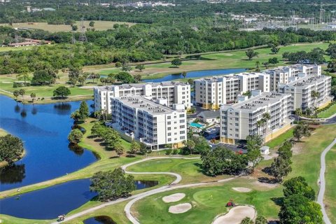 Condominio en Largo, Florida, 2 dormitorios  № 2287808
