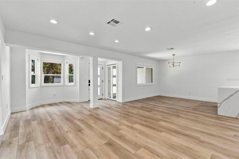 Villa ou maison à vendre à Clearwater, Floride: 3 chambres, 147.53 m2 № 2416387 - photo 8