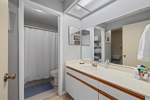 Copropriété à vendre à Sarasota, Floride: 2 chambres, 125.7 m2 № 1643318 - photo 19