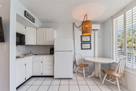 Condo in Clearwater, Florida, 1 bedroom  № 1870214 - photo 15