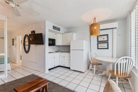 Condo in Clearwater, Florida, 1 bedroom  № 1870214 - photo 14
