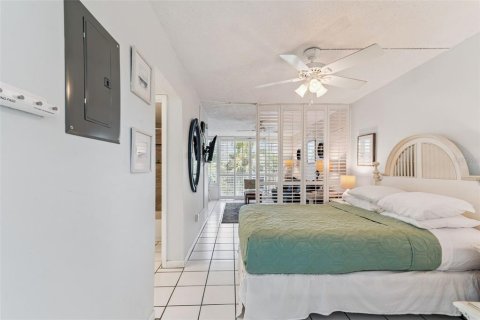 Condo in Clearwater, Florida, 1 bedroom  № 1870214 - photo 9