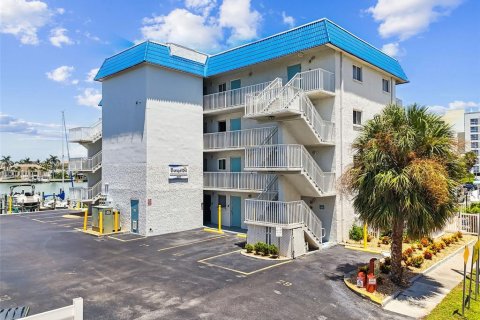 Condo in Clearwater, Florida, 1 bedroom  № 1870214 - photo 8