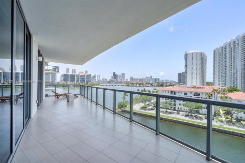 Copropriété à vendre à Aventura, Floride: 3 chambres, 233.93 m2 № 1939637 - photo 2