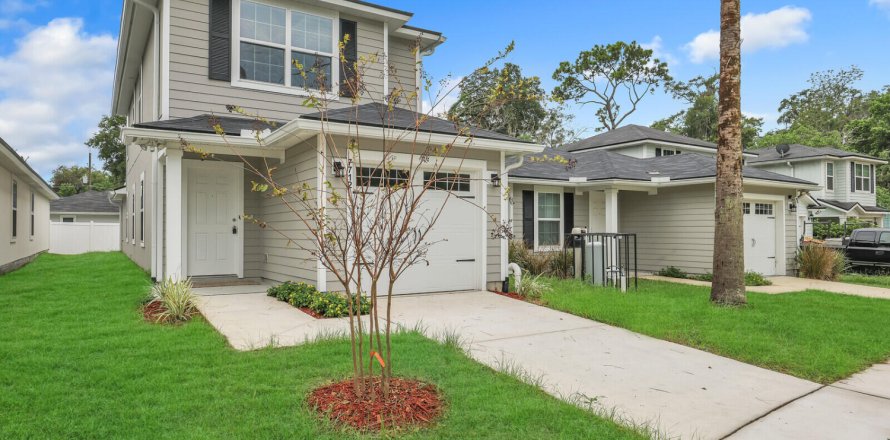 House in Jacksonville, Florida 4 bedrooms, 144.46 sq.m. № 877791