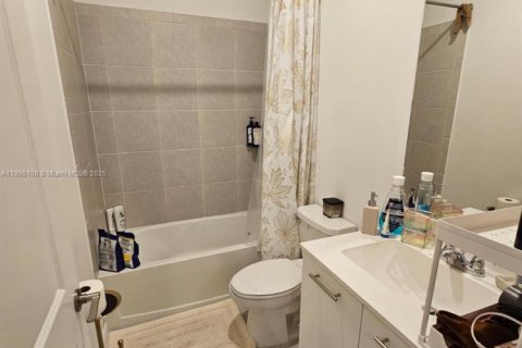 Touwnhouse à louer à Miami, Floride: 3 chambres, 129.41 m2 № 1948202 - photo 14